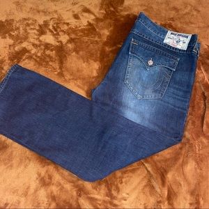 ✨✨True Religion Straight Leg Jeans✨✨